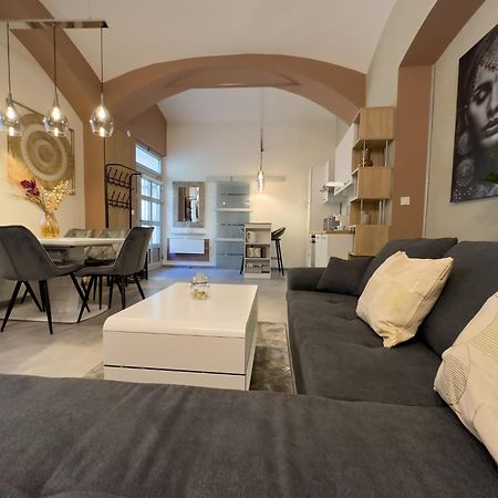 Apartments Adamas ツェリェ エクステリア 写真