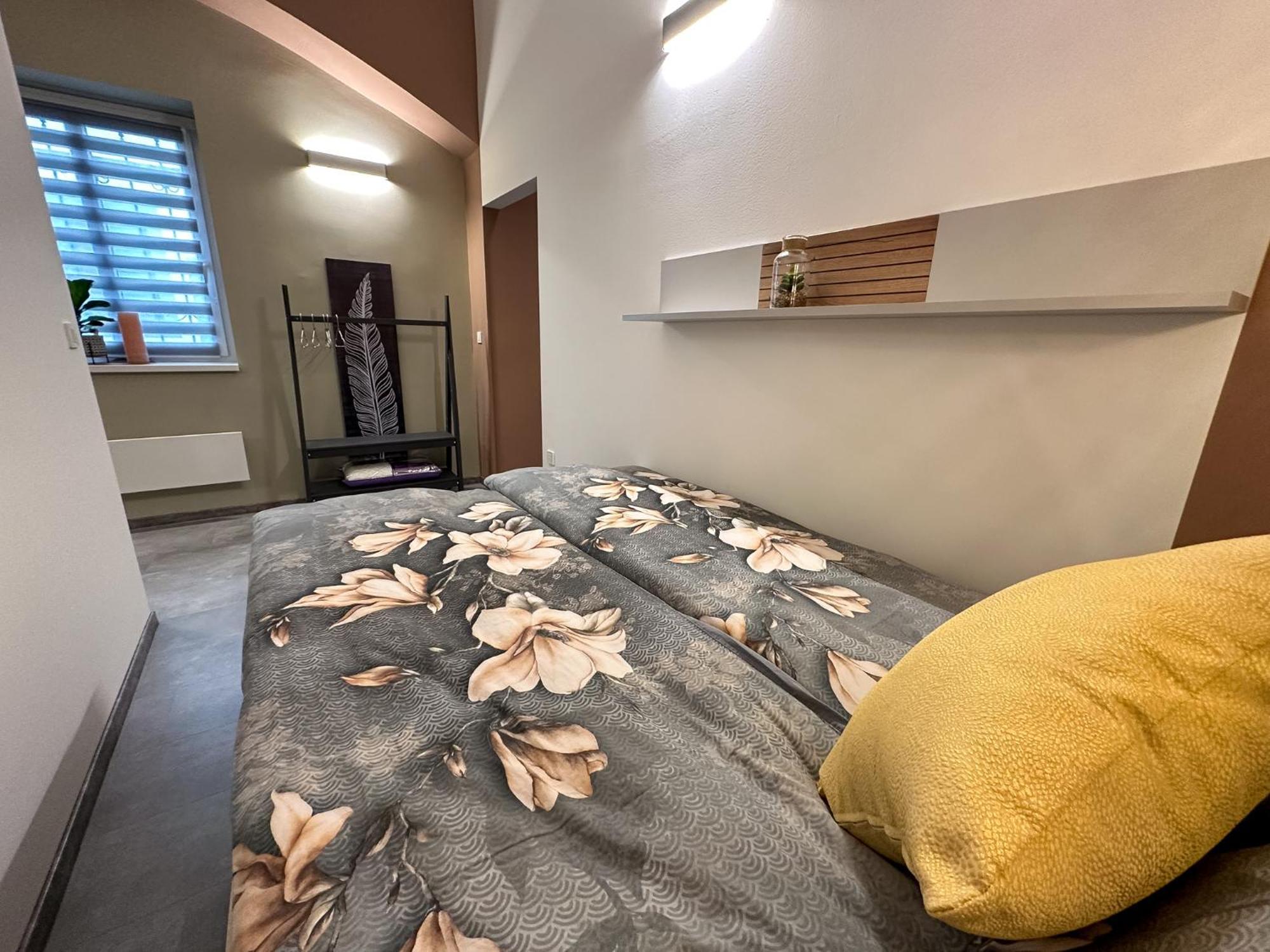 Apartments Adamas ツェリェ エクステリア 写真