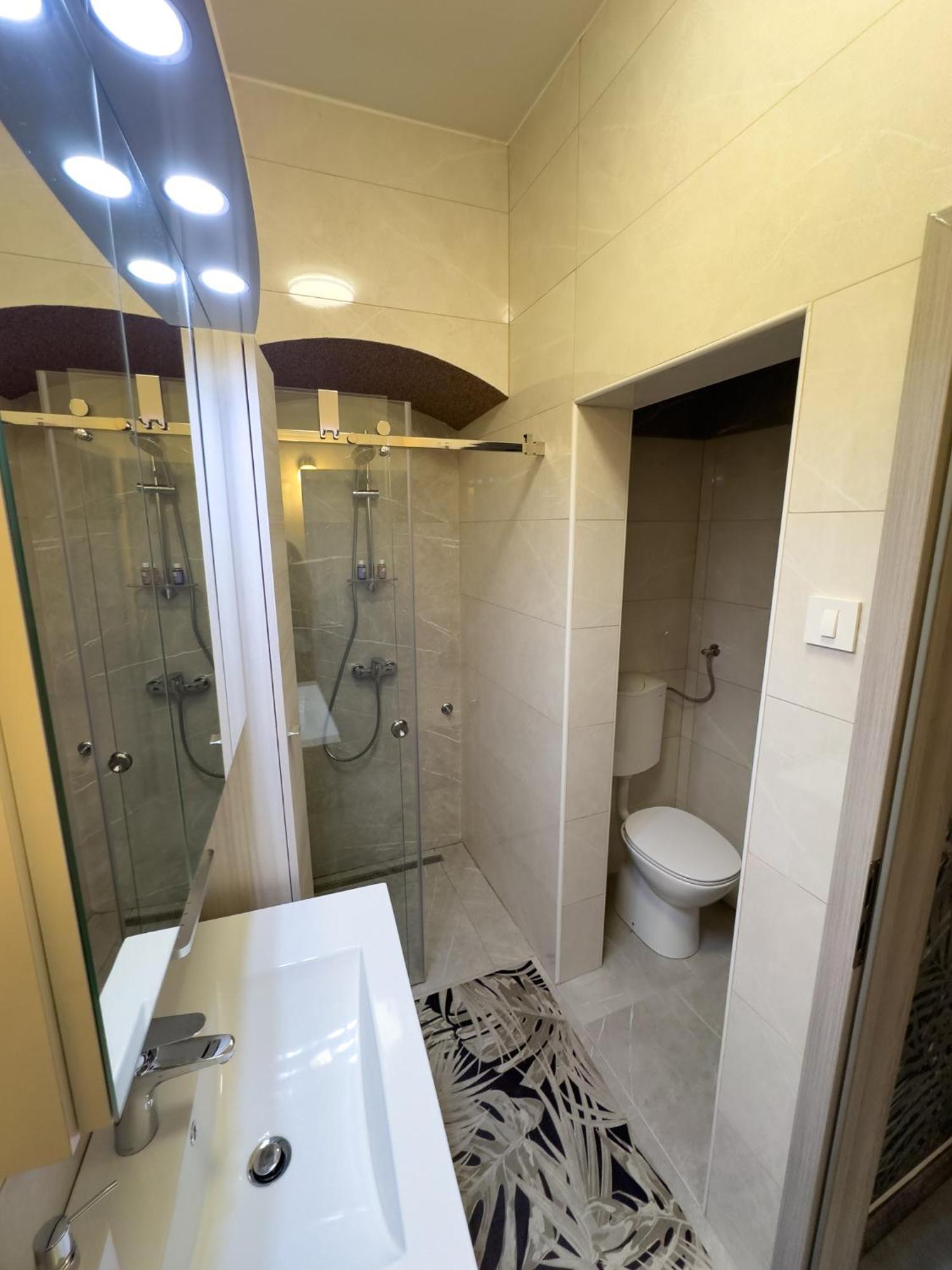 Apartments Adamas ツェリェ エクステリア 写真